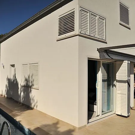 House Josin San Vinisce